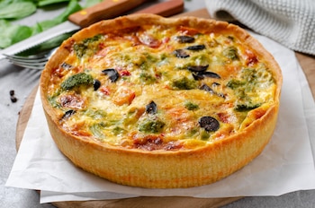 Tarta salada de pollo y