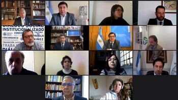 Ministros, empresarios y sindicalistas abrieron