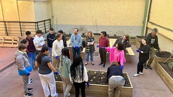 Torrelavega amplía la Red de Huertos Escolares a cuatro centros más este año