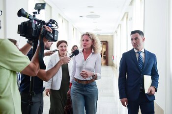 29/09/2026 La portavoz de la Comisión Ejecutiva Federal (CEF) del PSOE, Montse Mínguez (c), a su llegada a la Junta de Portavoces en el Congreso de los Diputados, a 29 de septiembre de 2026, en Madrid (España).
POLITICA
Gustavo Valiente - Europa Press