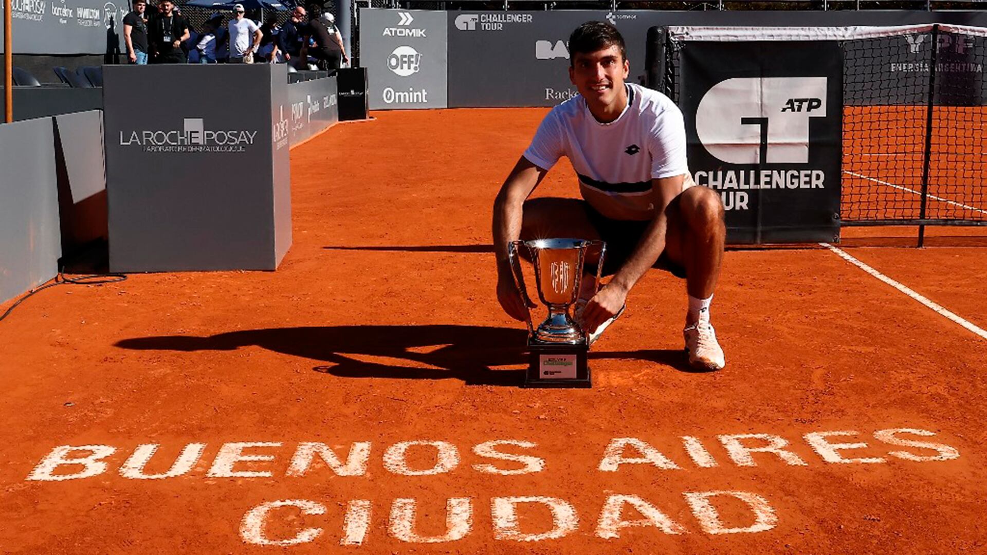 Román Burruchaga alcanzó su primer título ATP Challenger en suelo nacional al consagrarse campeón en Buenos Aires (Crédito: Omar Rasjido / Prensa AAT)