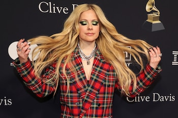"Happy Ending" de Avril Lavigne es descrita como un potente himno de pop-rock sobre el dolor y la frustración tras la ruptura de una relación. (REUTERS/Mario Anzuoni)