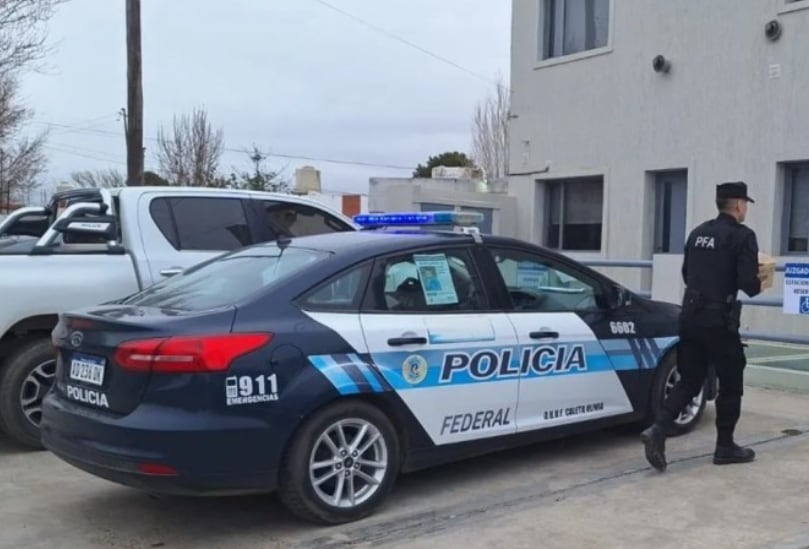 La Policía de Caleta Olivia intervino tras un disturbio protagonizado por unos 15 adolescentes en la vía pública
