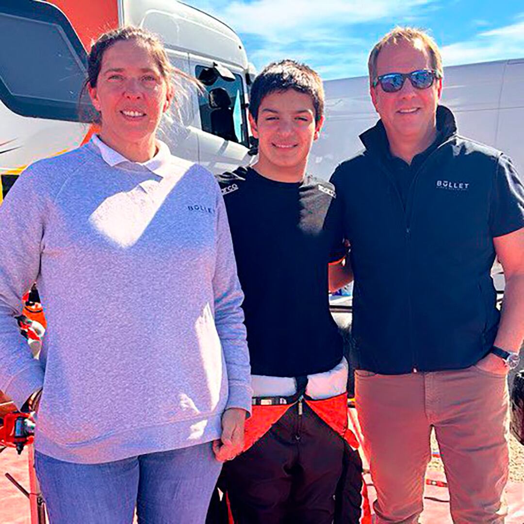 Con sus managers, María Catarineu y Jamie Campbell-Walter (Santino Panetta / Bullet Sports Management)