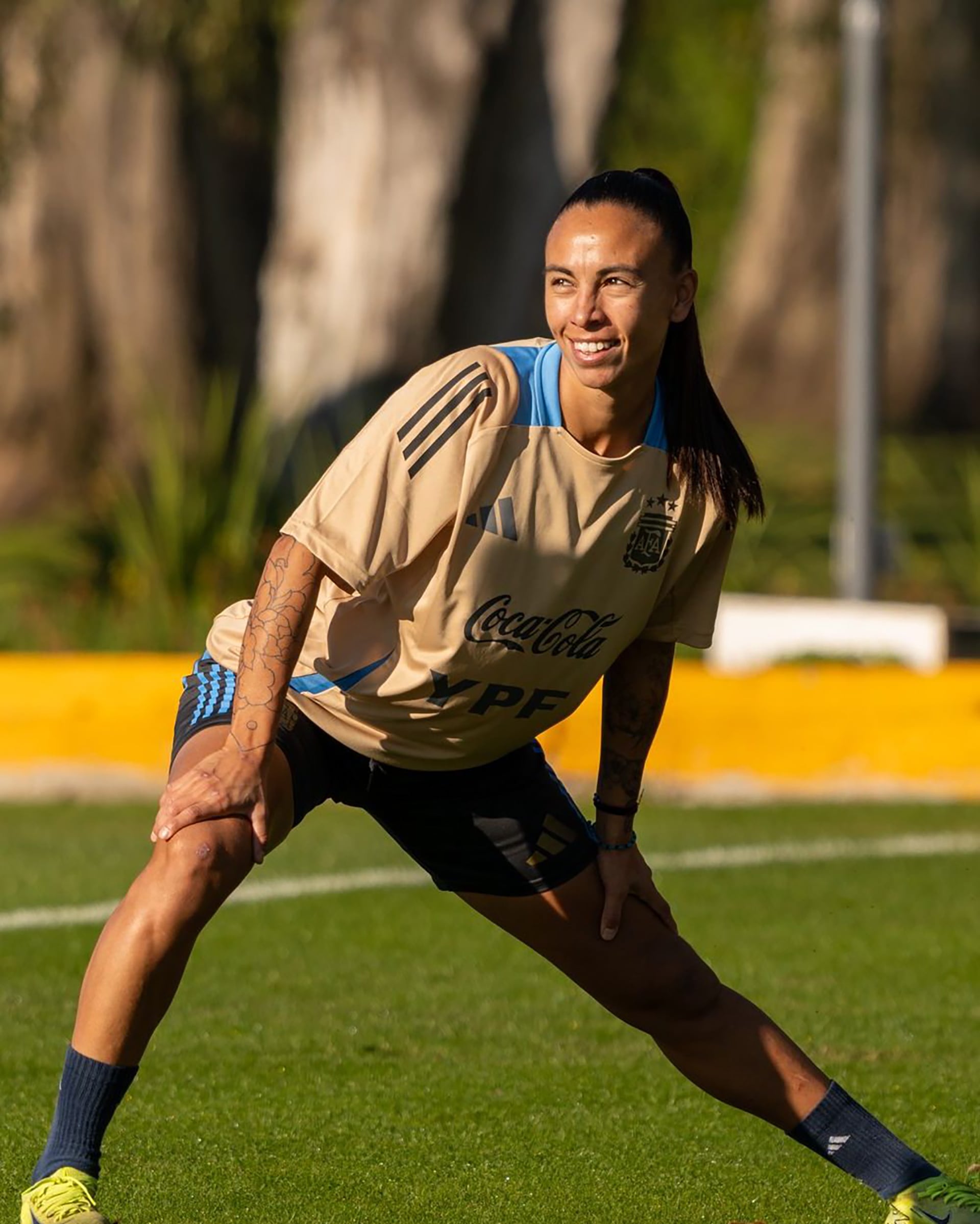 Betina Soriano divide sus días entre la Policía y el fútbol profesional (Instagram)