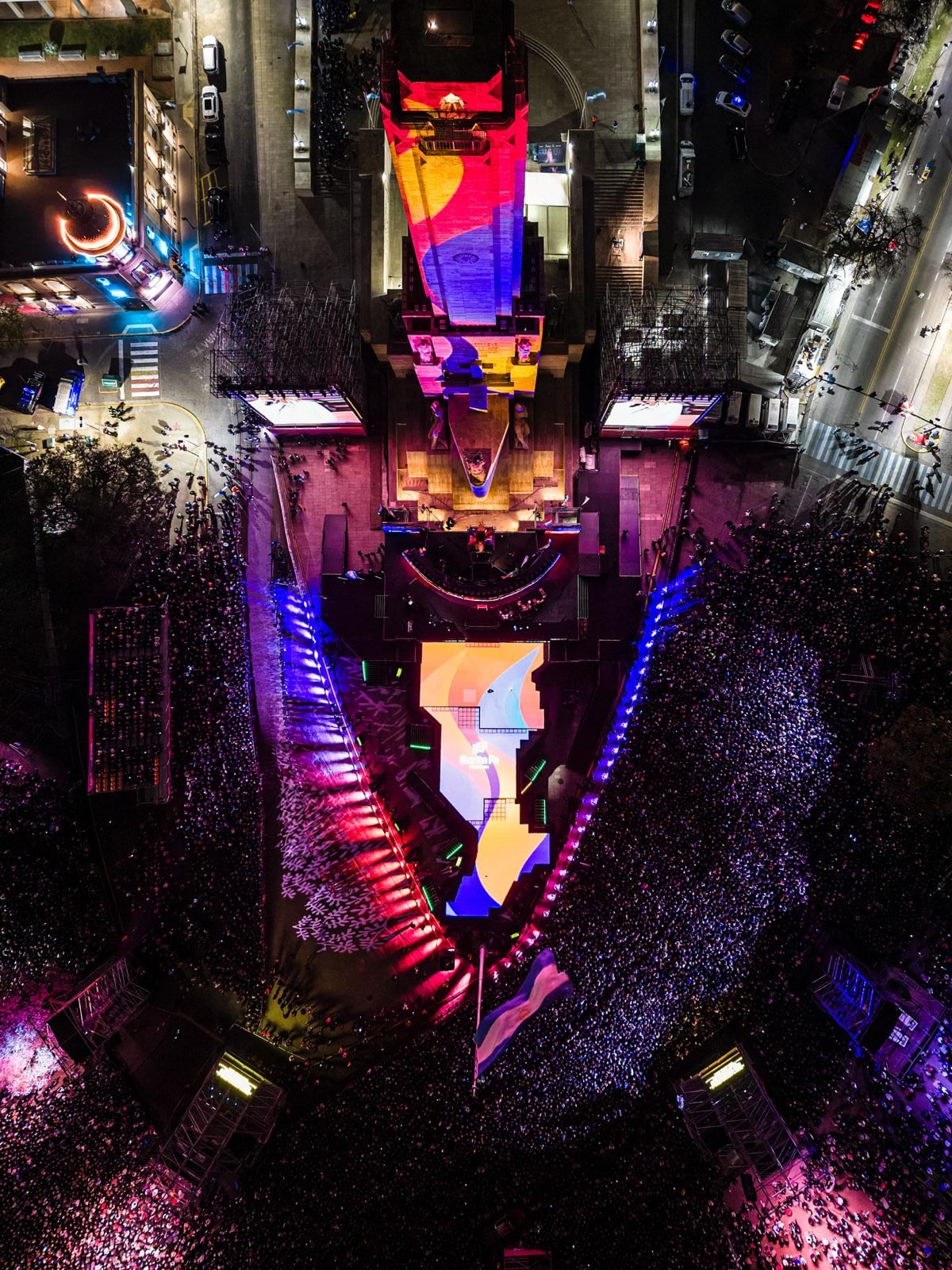 Una toma área del Monumento a la Bandera, en Rosario, donde se realizó la ceremonia inaugural de los Juegos Suramericanos Santa Fe 2026
