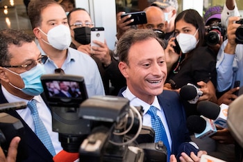El exprocurador dominicano Jean Alain Rodríguez habla con la prensa a su llegada, el 29 de junio de 2021, al edificio de la Procuraduría, en Santo Domingo (República Dominicana). EFE/Orlando Barría