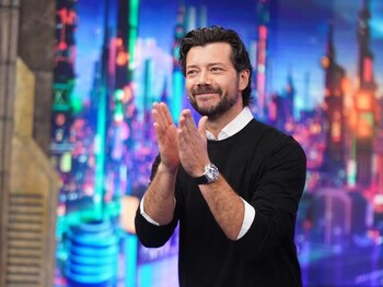 Álvaro Morte en 'El Hormiguero'