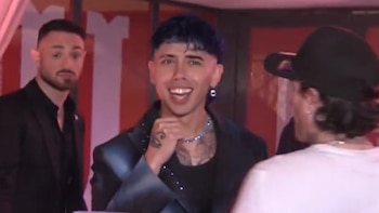 El insulto de un cronista a Luck Ra en los Premios Ídolo y la confrontación del cantante: “¿Qué me dijiste?”