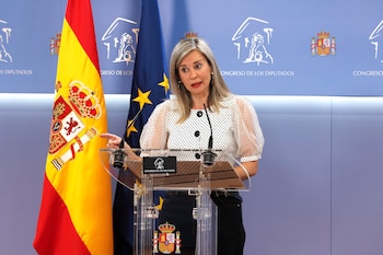 La portavoz parlamentaria de Sumar, Verónica Martínez Barbero, en el Congreso. (EFE/ Javier Lizon)