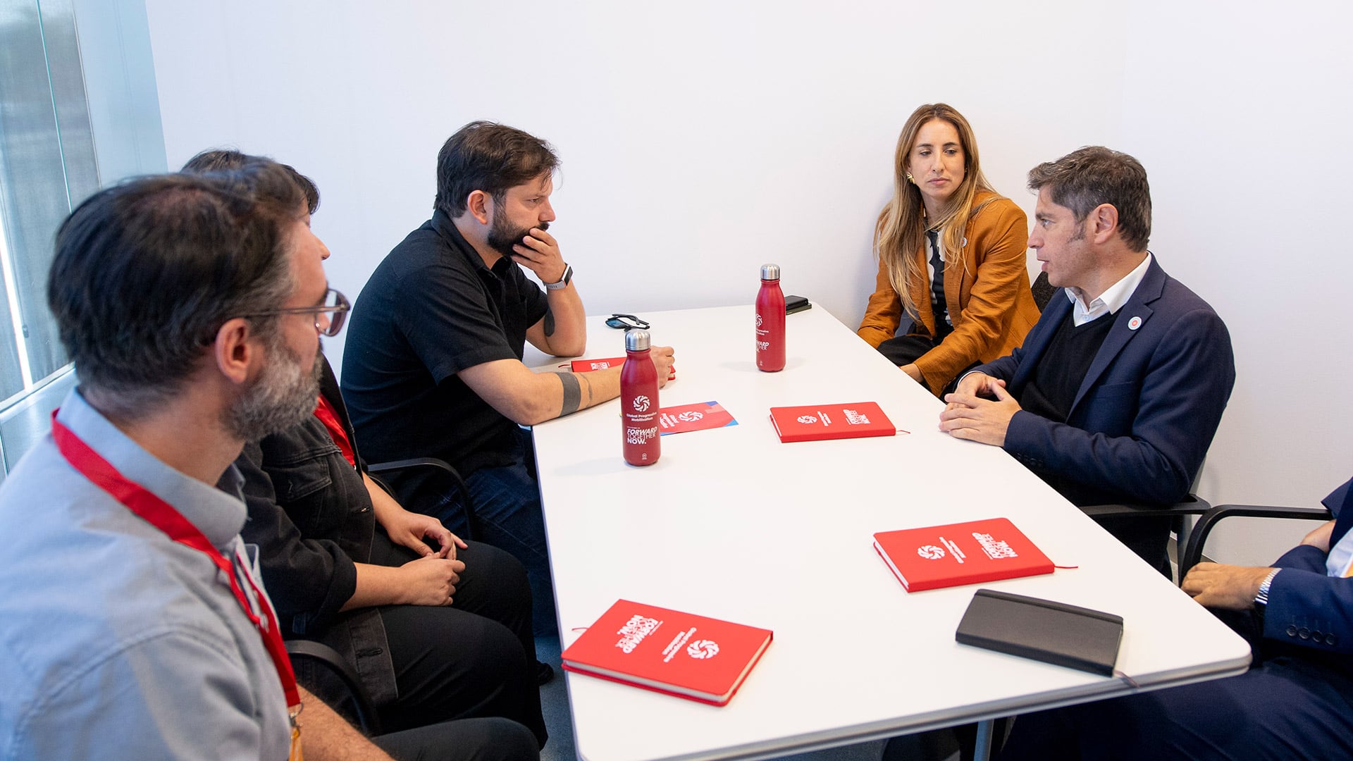 Kicillof y Nicolini junto al expresidente de Chile, Gabriel Boric