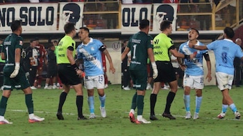 Yoshimar Yotún y Diego Enríquez tuvieron fuerte discusión en Sporting Cristal vs Universitario: árbitro y compañeros los separaron