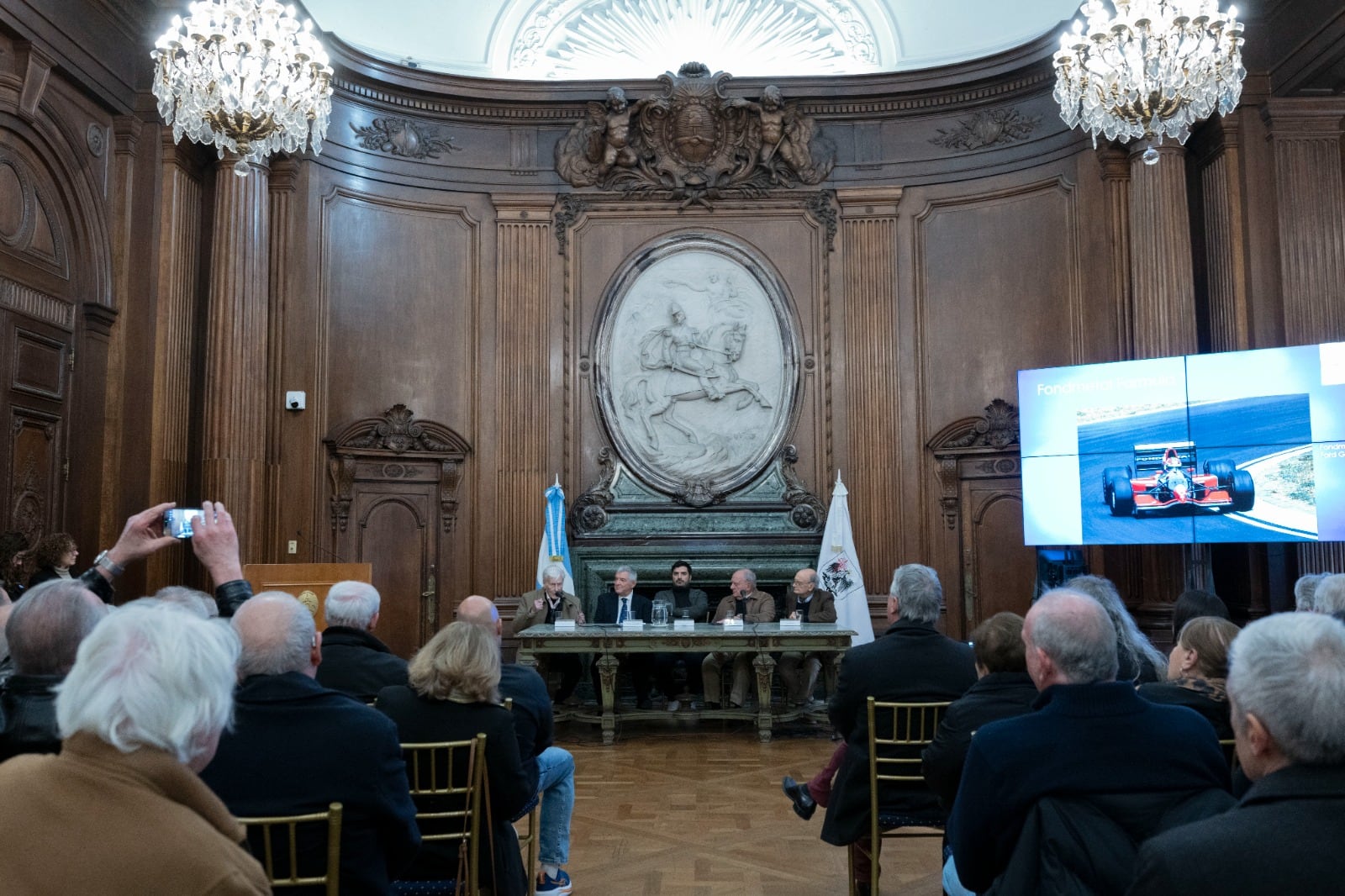 Rinland en el reconocimiento que le hizo la Legislatura Porteña (Prensa Legislatura Porteña)