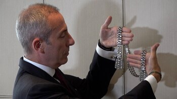 El collar realizará una gira