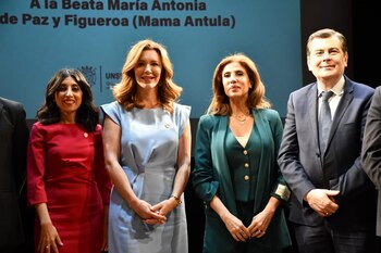 Cintia Suárez, Nunzia Locatelli, junto