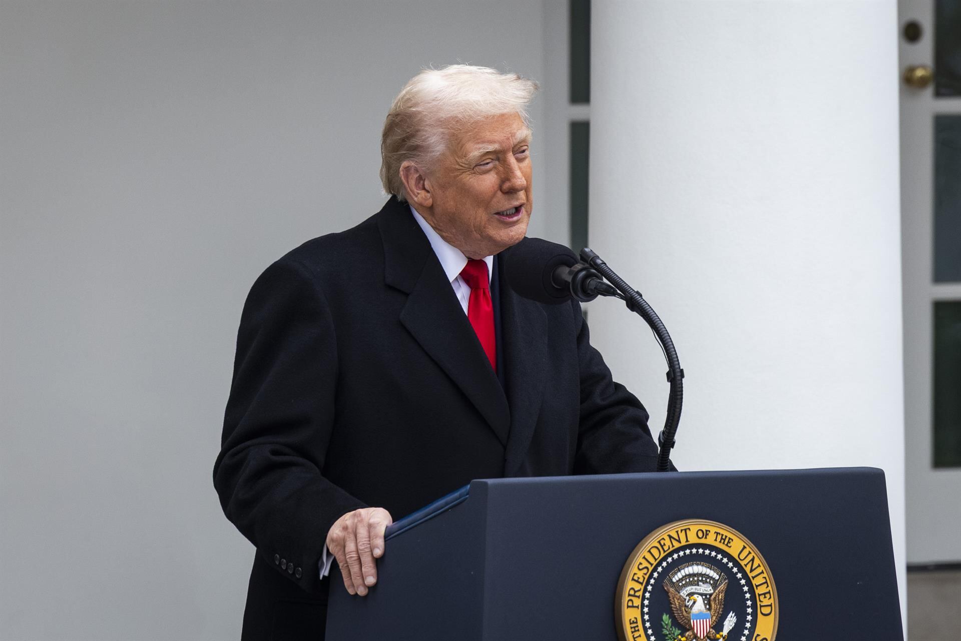 El fiscal al frente del caso sobre presunta interferencia electoral en Georgia desestima cargos contra Trump