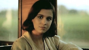 Flavia Palmiero en una captura del filme en que interpretó a Evira
