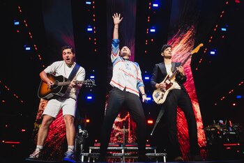 Reik brilló en un show