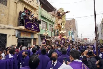 La devoción al Cristo moreno de Ica, surgida en el siglo XVI, se renueva con fervor en una festividad que une historia, religión y comunidad. (Foto: Agencia Andina)