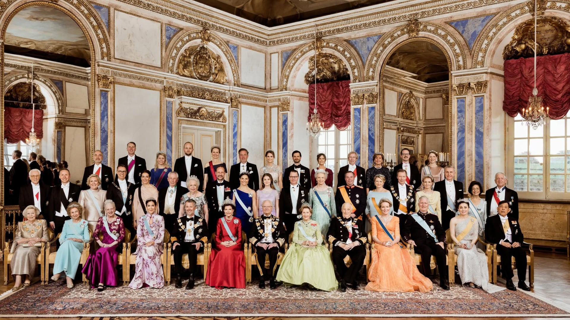 Francisco de Baviera, abriendo la segunda fila, junto al resto de monarquía internacional (Instagram)