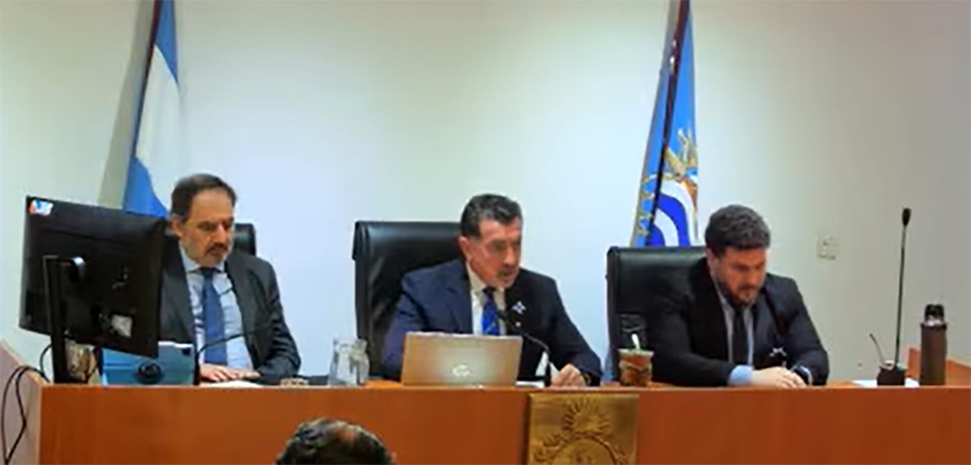La mayoría que dictó la sentencia condenatoria estuvo conformada por los jueces Gabriel Mario Reynaldi y Enrique Nicolás Baronetto