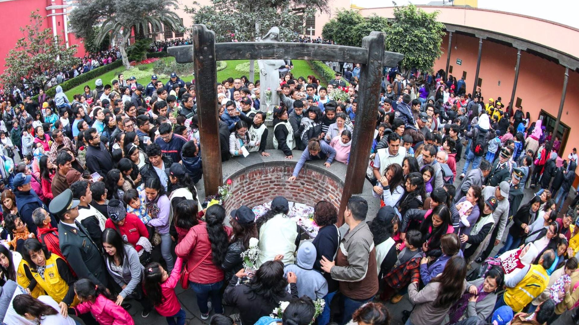 ¿Habrá día libre luego del feriado de Santa Rosa de Lima que cae domingo? - Crédito andina/Vidal Tarqui