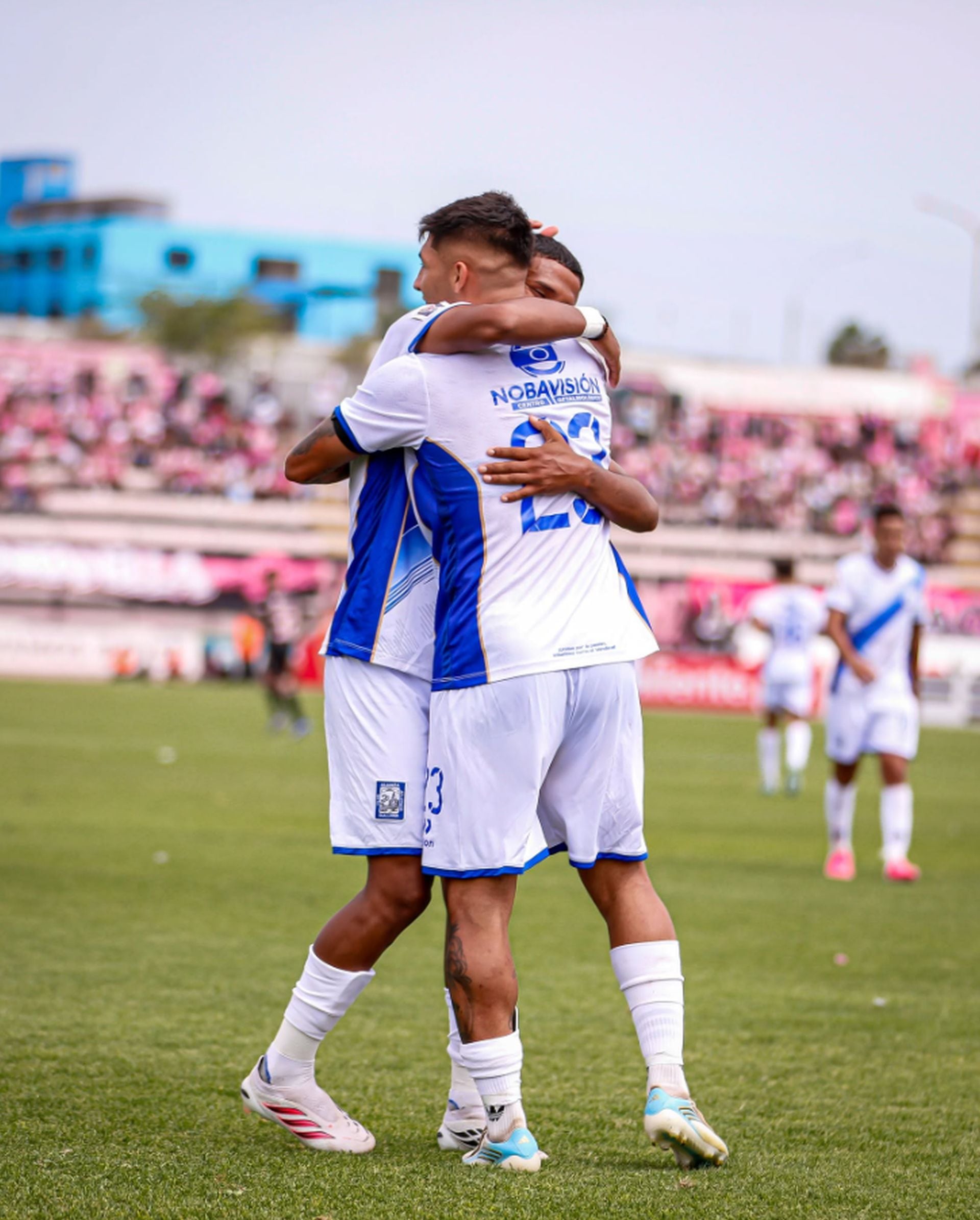 El volante descartó que Alianza Atlético cambie su planteamiento por enfrentar a Universitario o por jugar fuera de casa. Muñoz sostuvo que el equipo saldrá a buscar el resultado y conservará una propuesta basada en el protagonismo. (Copa Caliente)