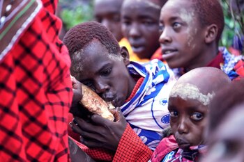 Niños de la tribu masái