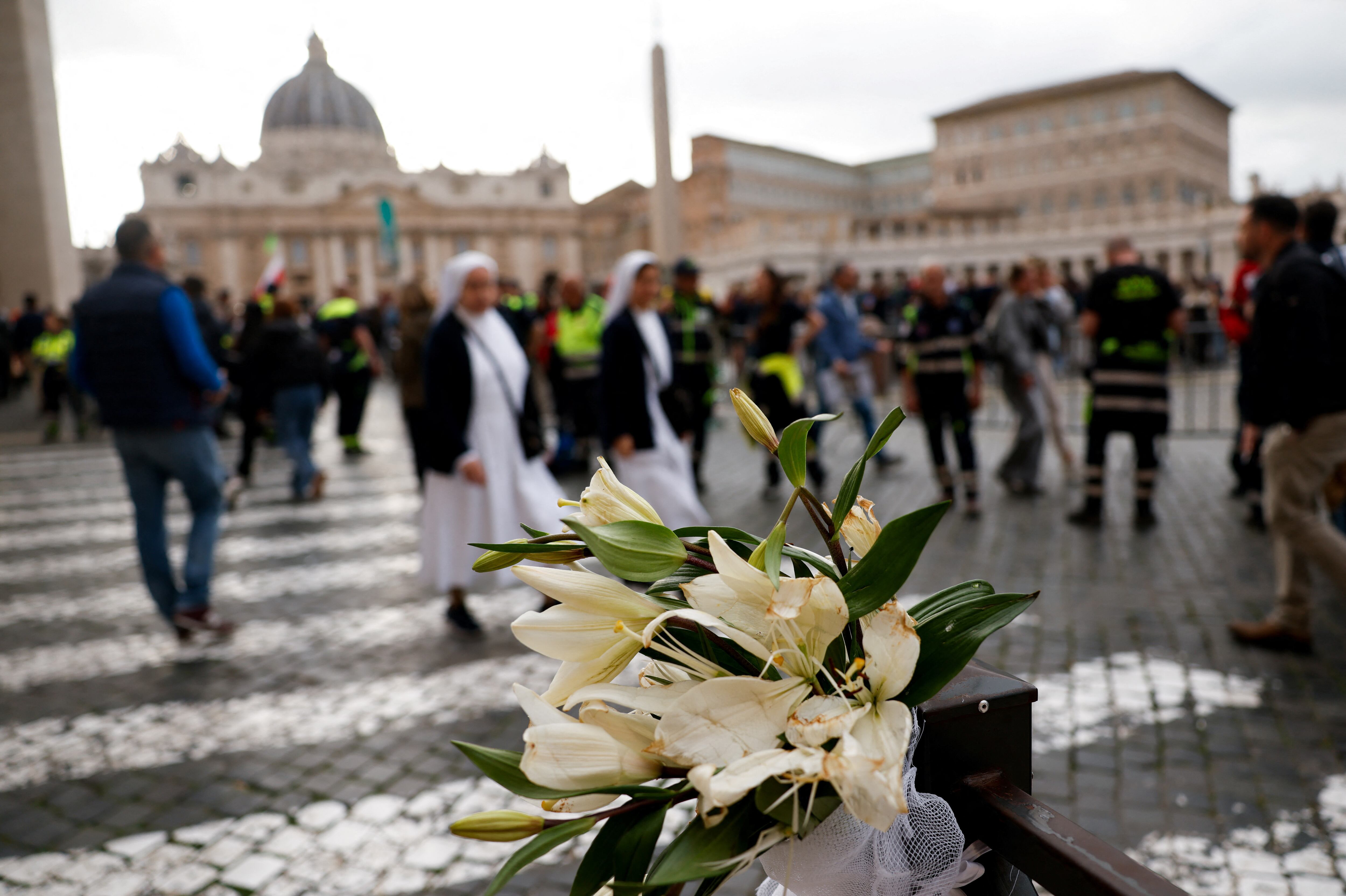 Se esperan más de 200.000 personas en la Plaza de San Pedro para despedir al papa Francisco (REUTERS/Susana Vera)