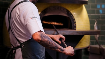Roberto, chef italiano y autor de la segunda mejor pizza de Madrid: “La masa napolitana se hornea en dos fases y no hay que cocinarla mucho tiempo”