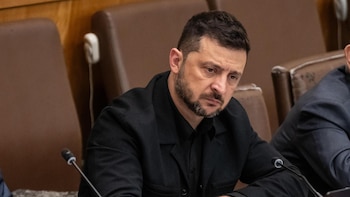 Zelenski afea a la comunidad