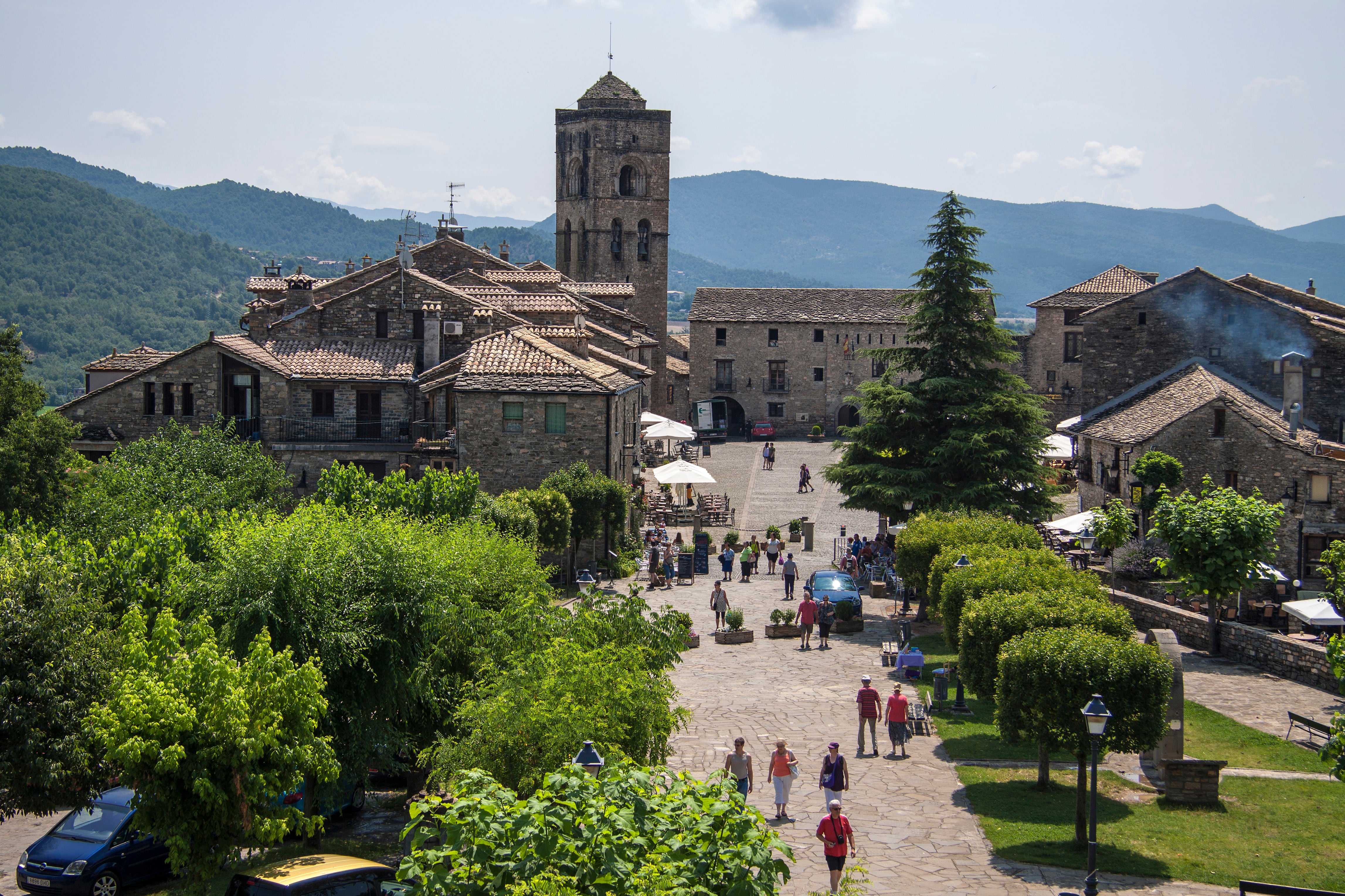 Plaza Mayor de Aínsa en Huesca. (Wikimedia/Miki Pons)