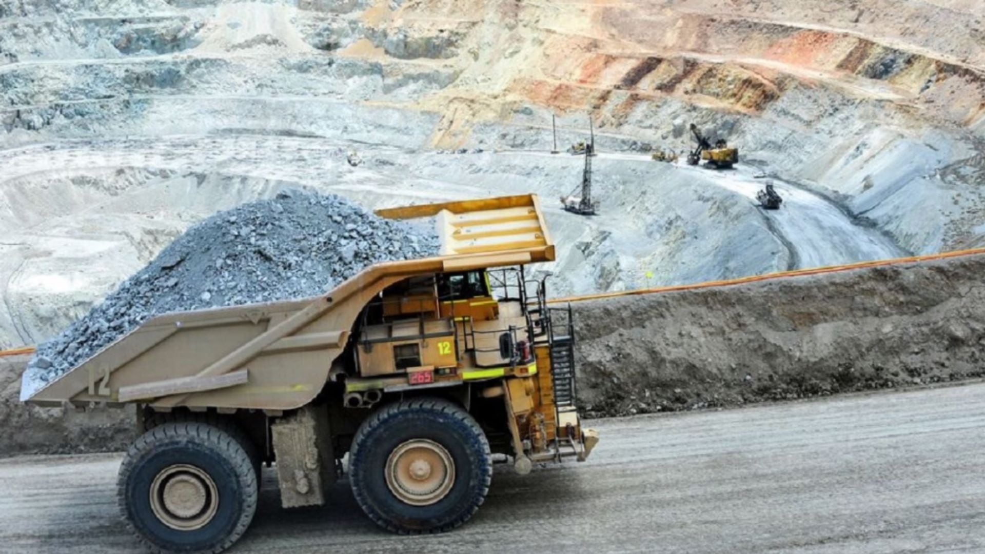 El sector minero aportó USD 2.927 millones en el primer cuatrimestre de 2026, una suba interanual del 88%. (Andina)