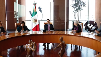 Roberto Velasco avanza hacia su ratificación en el Senado tras reunión con la SRE