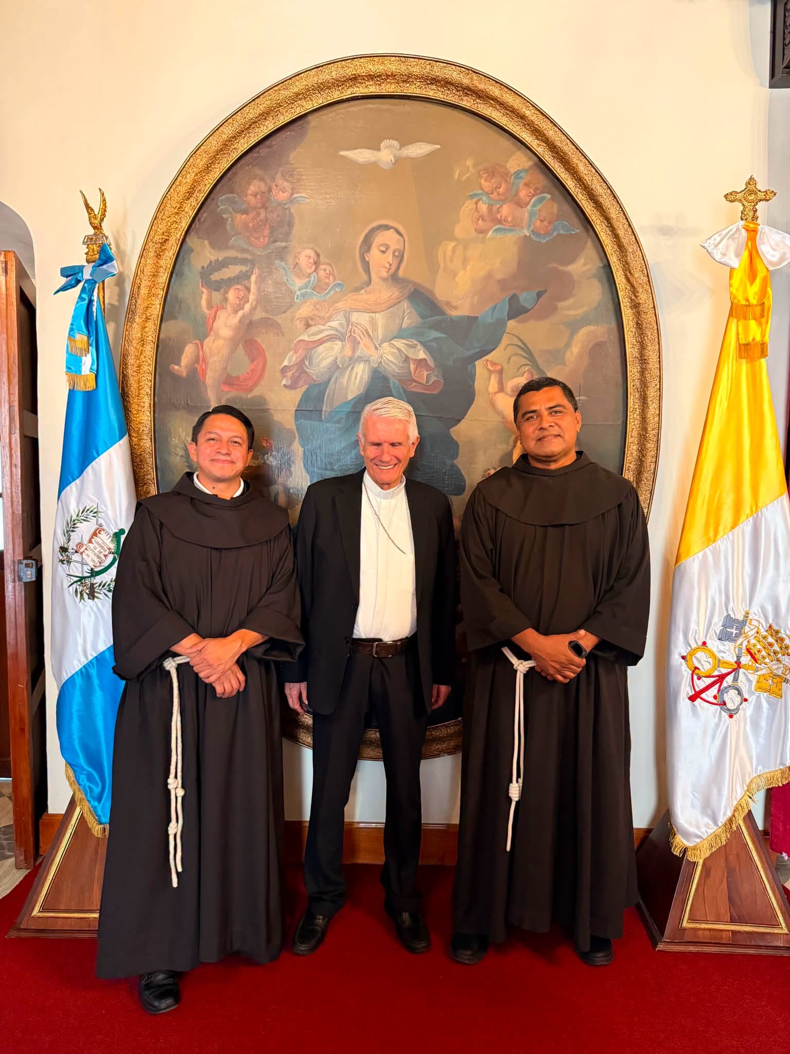 Reunión para continuar los diálogos y la coordinación de los preparativos con vistas a la próxima beatificación del Siervo de Dios Fr. Augusto Ramírez Monasterio, OFM.Este encuentro refleja el espíritu de comunión y colaboración entre la Arquidiócesis de Santiago de Guatemala y la Familia Franciscana, unidos en la acción de gracias por el testimonio de vida, fe y entrega de Fr. Augusto. (Provincia Franciscana