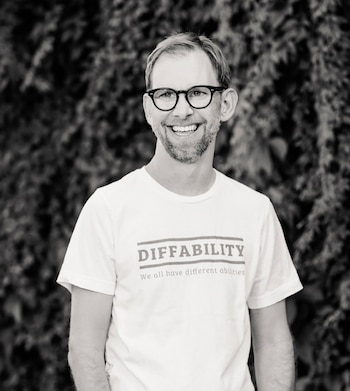 Michael Kutcher nació con parálisis