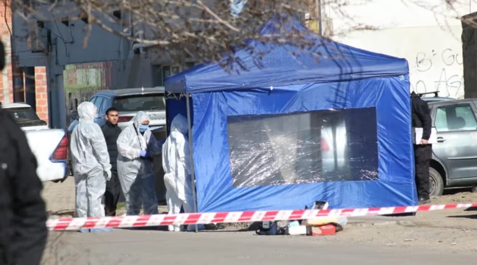Peritos de Criminalística y personal policial trabajaron en el sector donde fueron hallados los restos