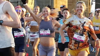 Embarazada de ocho meses, corrió el Maratón de Sídney y lo terminó en menos de 3 horas