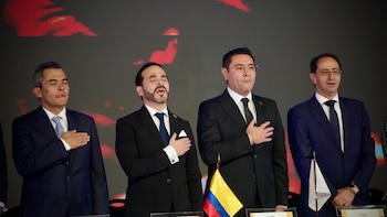 De la Espriella toma posesión de su nuevo gabinete para poner en marcha la "Patria Milagro"