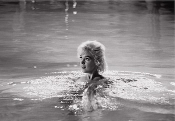 Marilyn Monroe fotografiada por Lawrence Schiller la retrataría. Holden Luntz Gallery