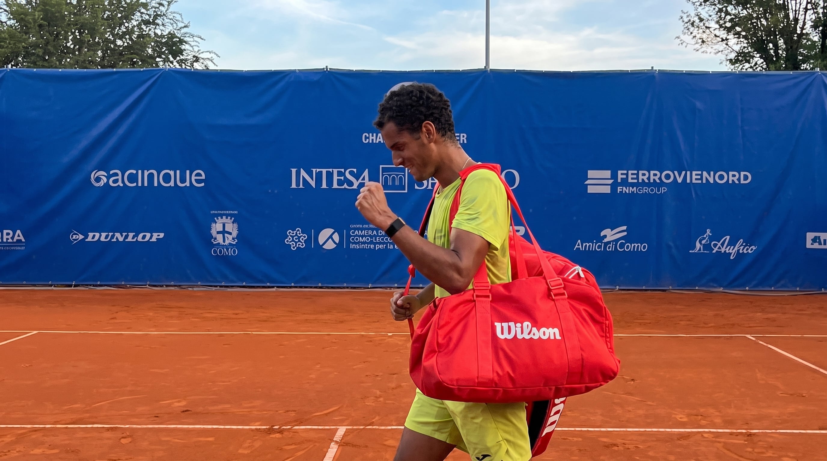 Juan Pablo Varillas ha clasificado por primera vez en el año a una final de un torneo Challenger. Crédito: Tennis Como/Imagen Ilustrativa Infobae.