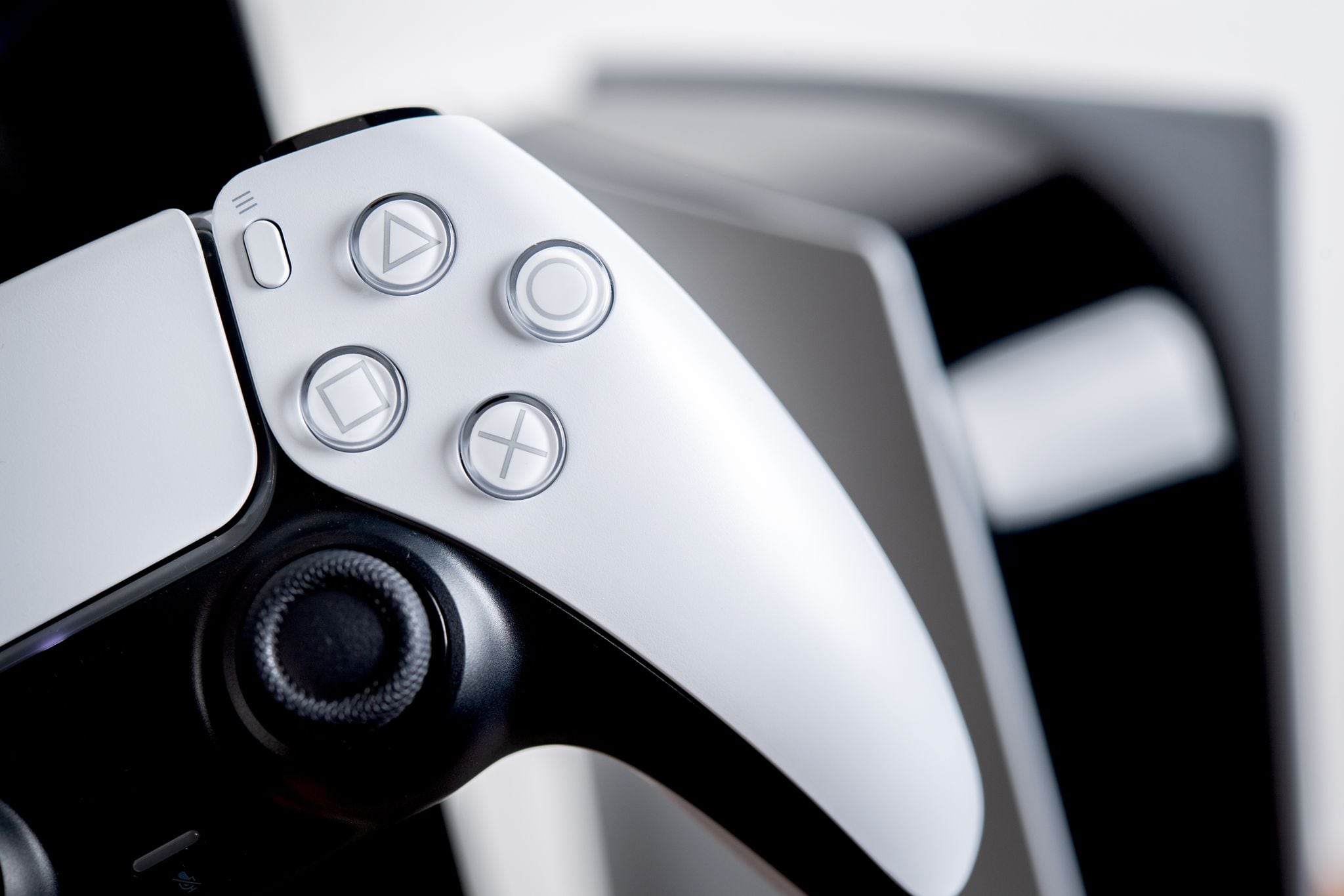 Sony registró una patente que transforma los sonidos de los videojuegos en vibraciones y señales lumínicas en el mando. (dpa)