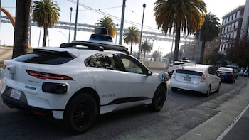 Waymo lanza sus robotaxis sin conductor en Denver, San Diego y Tampa: así funciona el servicio que ya opera en 14 ciudades de EEUU