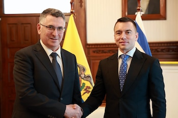 El presidente de la República, Daniel Noboa Azin, mantuvo este miércoles un encuentro oficial con el ministro de Relaciones Exteriores del Estado de Israel, Gideon Sa’ar, en el Palacio de Gobierno. ( Isaac Castillo/Presidencia de la República)
