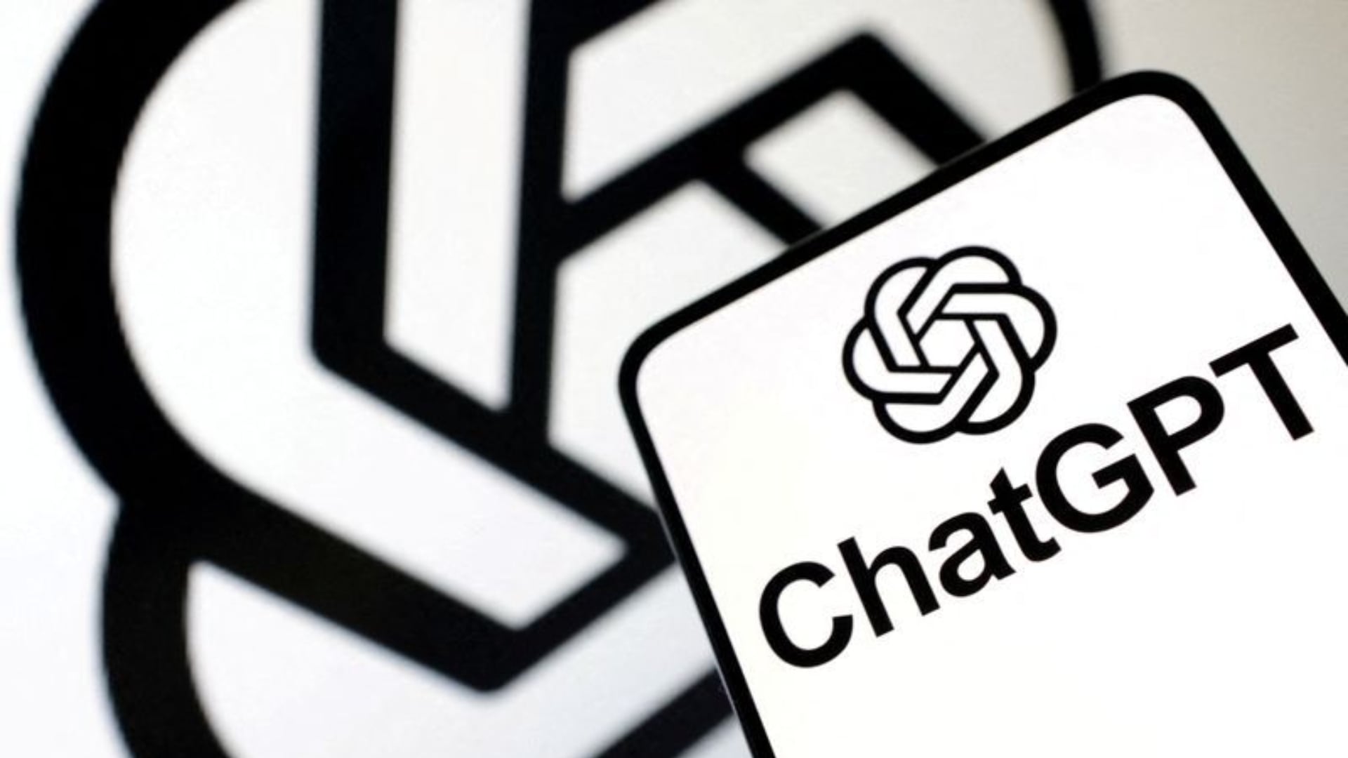 ChatGPT figura entre las nuevas plataformas incorporadas por Hacienda al listado de servicios digitales transfronterizos sujetos al 13% de IVA. (Reuters/Dado Ruvic)