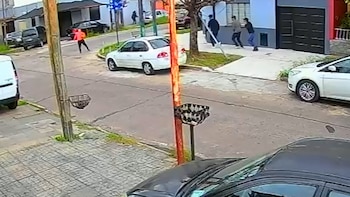 Entraron a robar a la casa del periodista Juan Fernández en Ramos Mejía: su hija de 14 años fue reducida por los ladrones