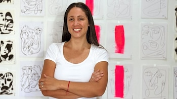Crear para sanar: la artista uruguaya que promueve el arte como terapia cotidiana