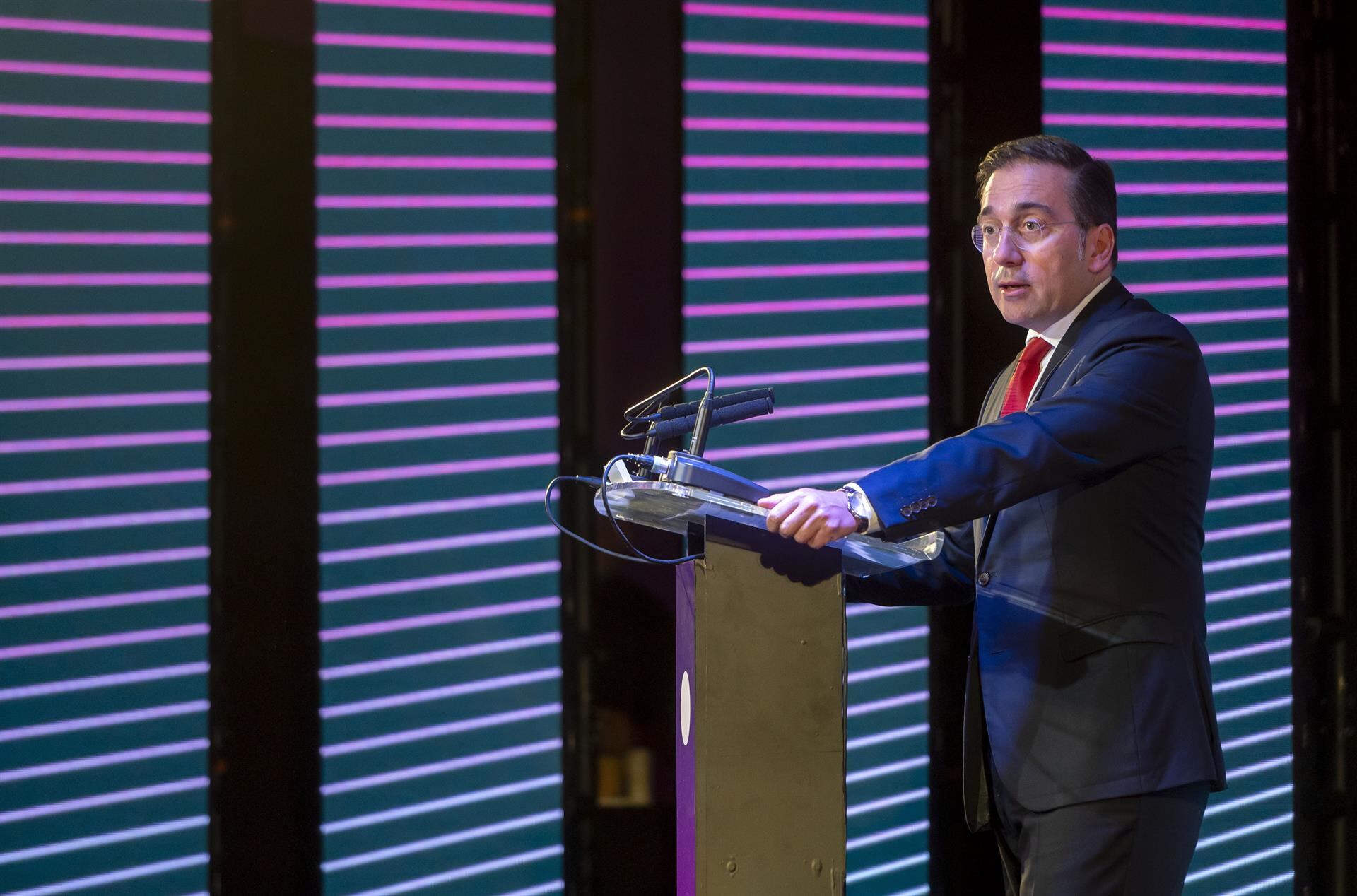 División entre los historiadores por las palabras de Albares sobre México: de «correctas» a «despropósito»