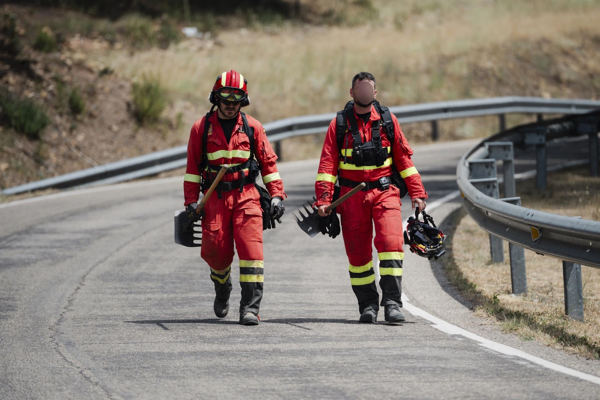 Activada la UME ante el avance del incendio de Ejulve (Teruel), que obliga a desalojar tres masías