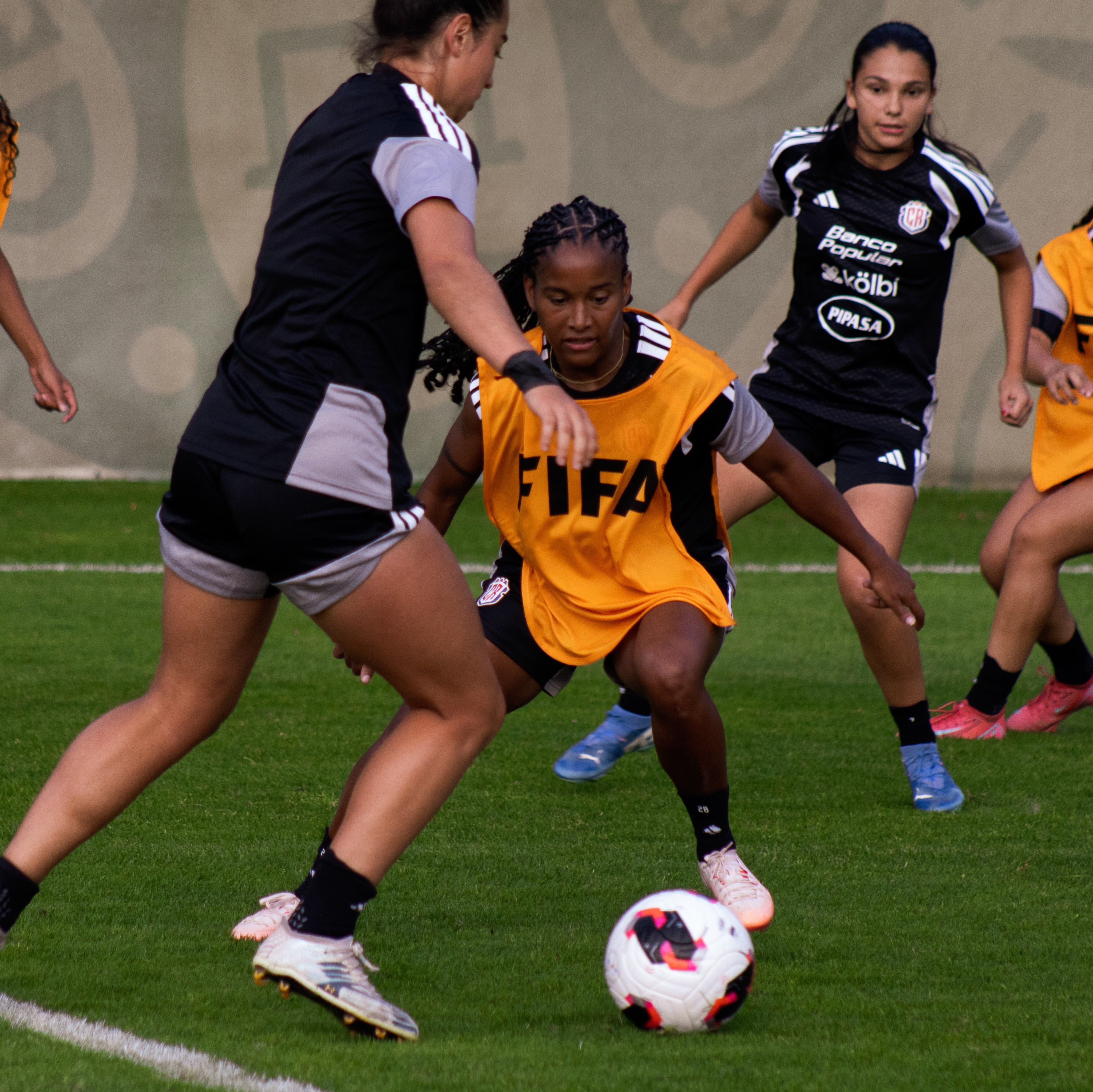 El conjunto norteamericano, único campeón regional en esta cita, abre su recorrido ante Italia y busca una cuarta corona tras sus consagraciones de 2002, 2008 y 2012. (Cortesía: Fedefutbol CRC)